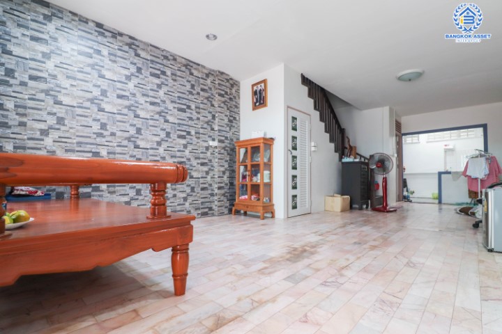 *****ทาวน์เฮ้าส์มือสองย่านนนทบุรี ม.ปิยวรารมย์3 บ้านกล้วย-ไทรน้อย เนื้อที่ 16 ตร.ว. ฟังก์ชัน 2 ห้องนอน 2 ห้องน้ำ 1 ที่จอดรถ บ้านสวย และถูกที่สุด แถมฟรี! 1 เครื่องปรับอากาศ บนทำเลแห่งการเดินทาง ใกล้รถไฟฟ้า "สถานีคลองบางไผ่" จองเลย!